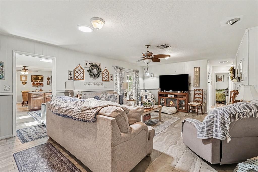 For Sale: $479,000 (4 beds, 2 baths, 2304 Square Feet)