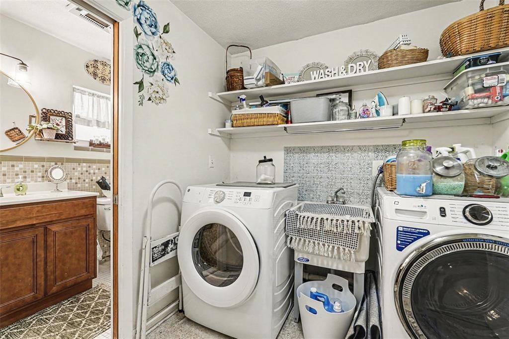 For Sale: $479,000 (4 beds, 2 baths, 2304 Square Feet)