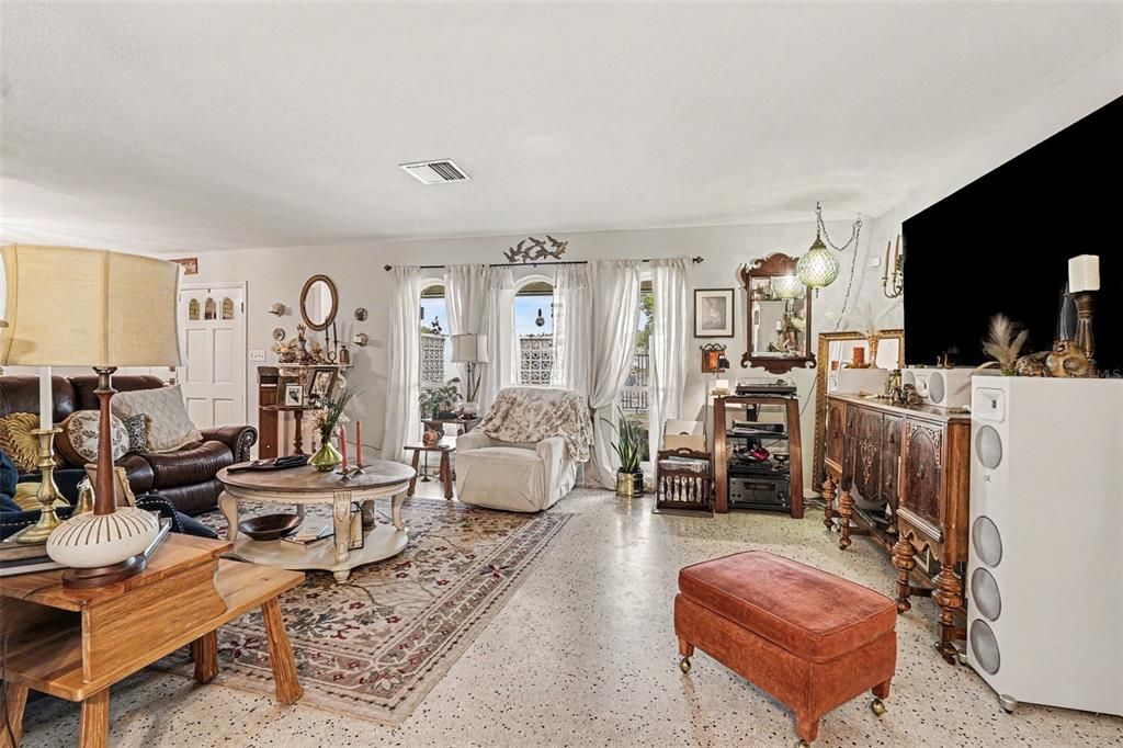 For Sale: $479,000 (4 beds, 2 baths, 2304 Square Feet)
