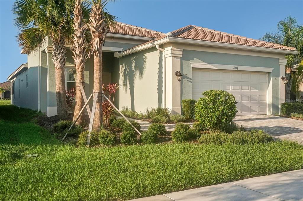 For Sale: $519,999 (3 beds, 2 baths, 2252 Square Feet)