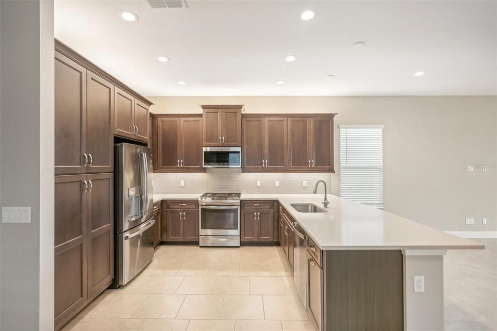 For Sale: $519,999 (3 beds, 2 baths, 2252 Square Feet)