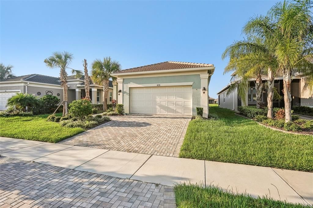 For Sale: $519,999 (3 beds, 2 baths, 2252 Square Feet)