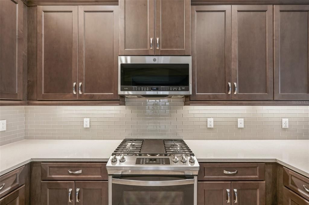 For Sale: $519,999 (3 beds, 2 baths, 2252 Square Feet)