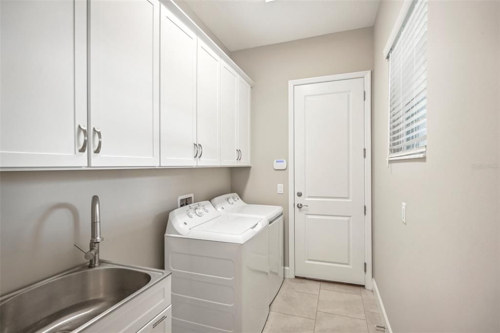 For Sale: $519,999 (3 beds, 2 baths, 2252 Square Feet)