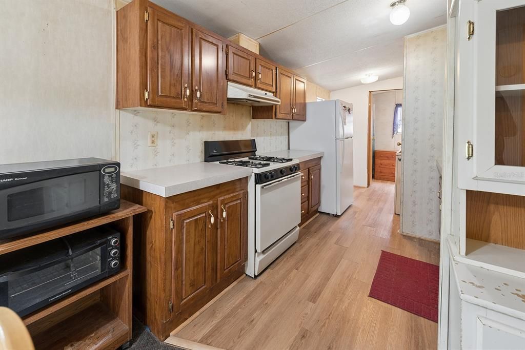 For Sale: $189,000 (3 beds, 2 baths, 960 Square Feet)