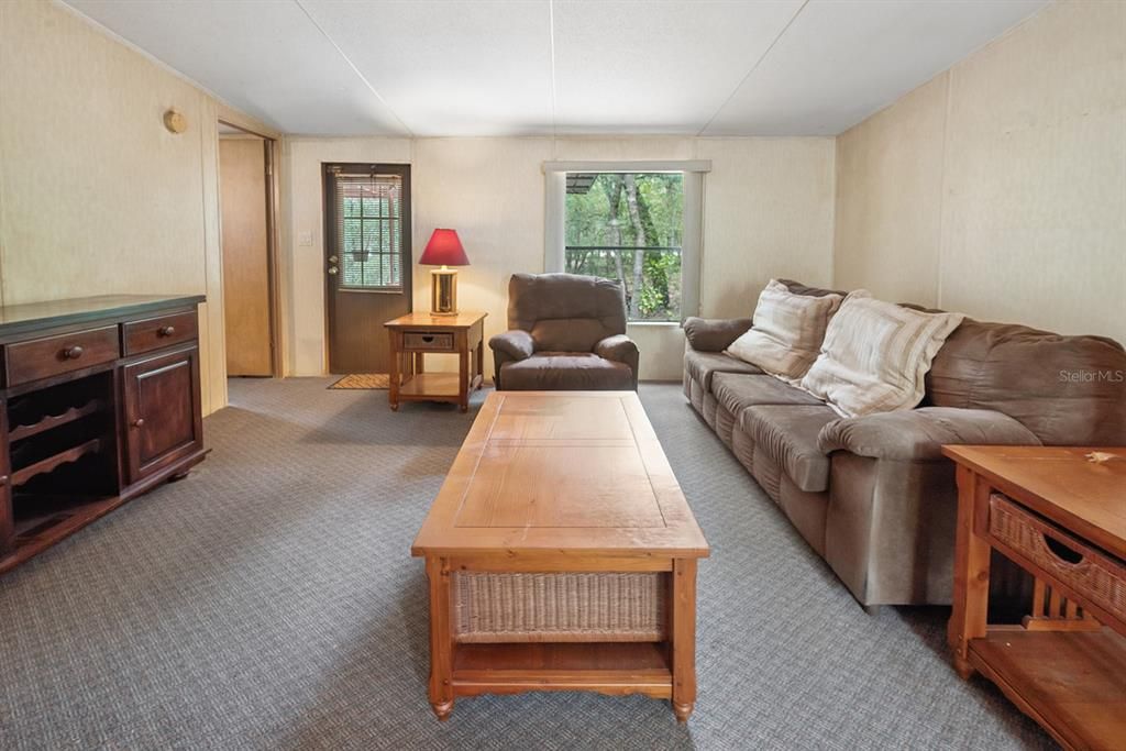 For Sale: $189,000 (3 beds, 2 baths, 960 Square Feet)