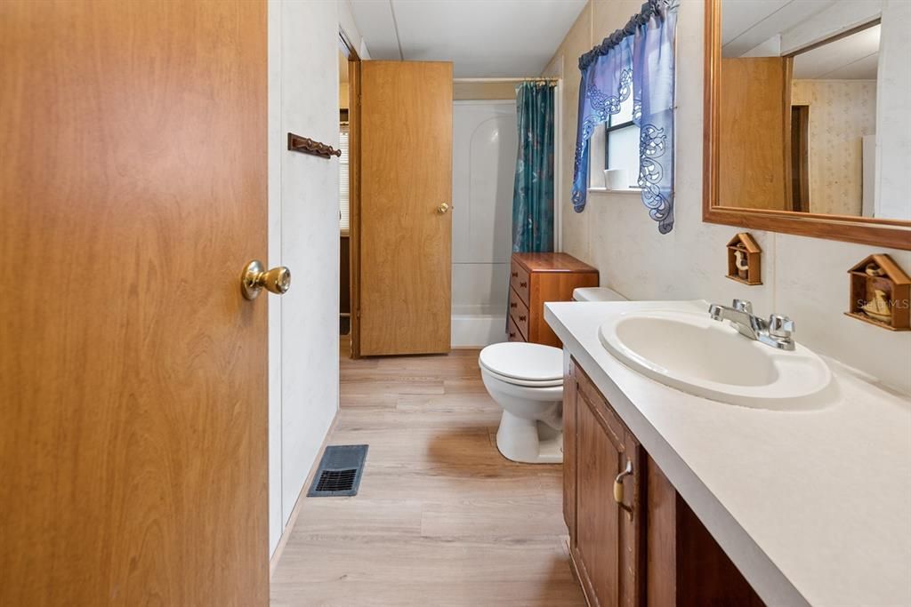 For Sale: $189,000 (3 beds, 2 baths, 960 Square Feet)