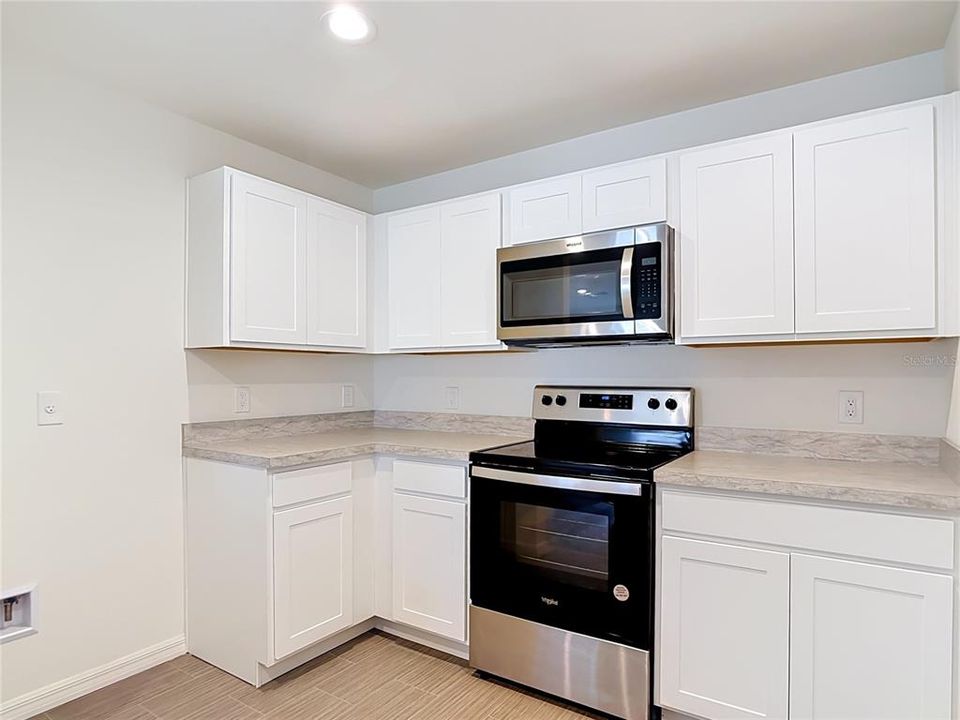 For Sale: $279,000 (3 beds, 2 baths, 1284 Square Feet)