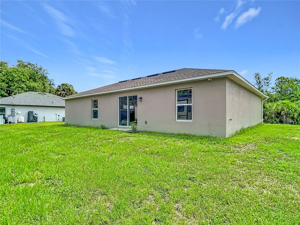 For Sale: $279,000 (3 beds, 2 baths, 1284 Square Feet)