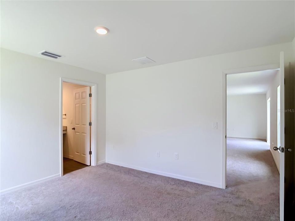 For Sale: $279,000 (3 beds, 2 baths, 1284 Square Feet)