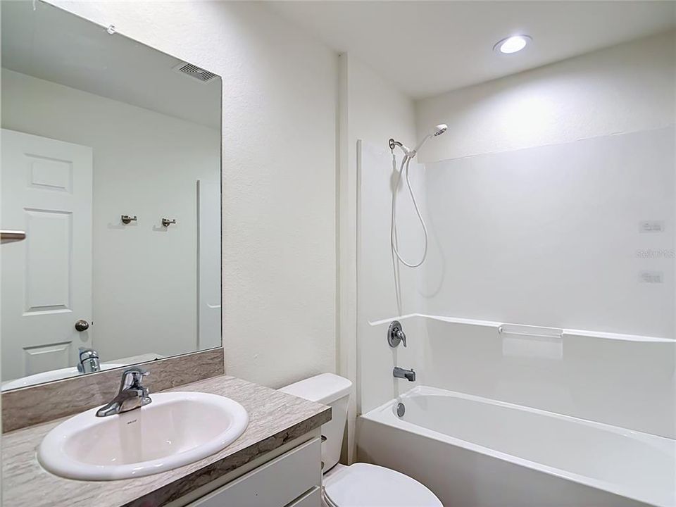 For Sale: $279,000 (3 beds, 2 baths, 1284 Square Feet)
