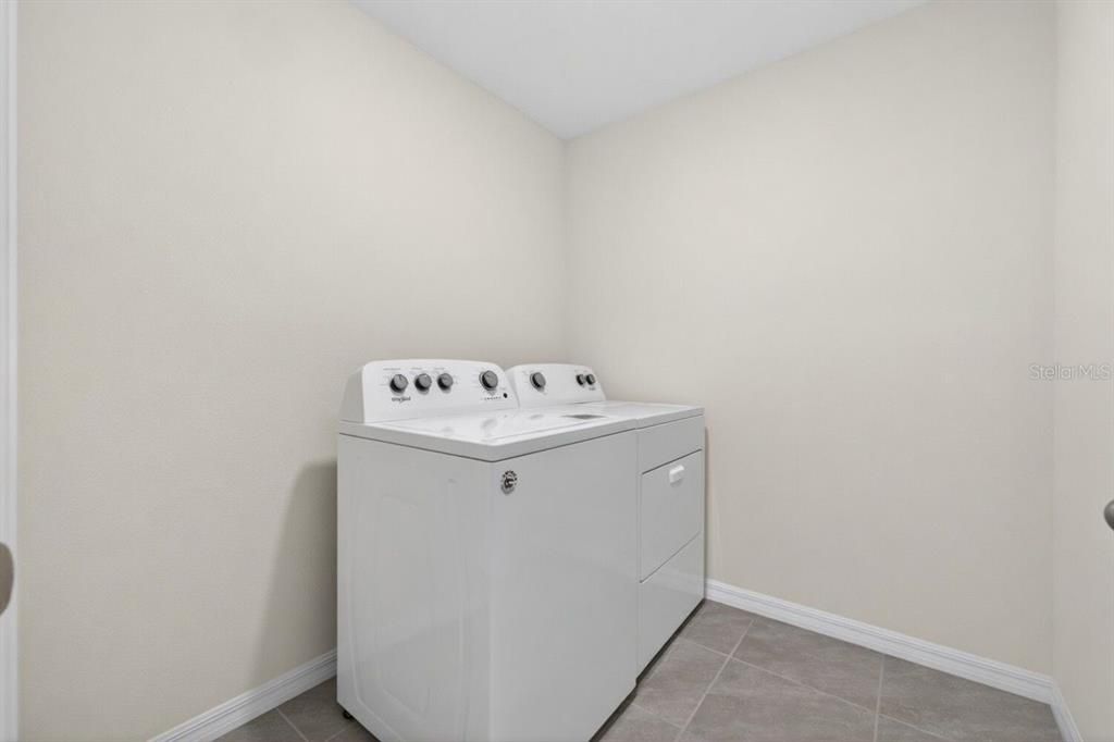 For Sale: $400,000 (4 beds, 2 baths, 2339 Square Feet)