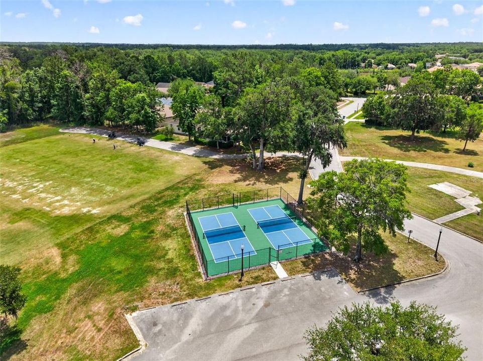 For Sale: $400,000 (4 beds, 2 baths, 2339 Square Feet)