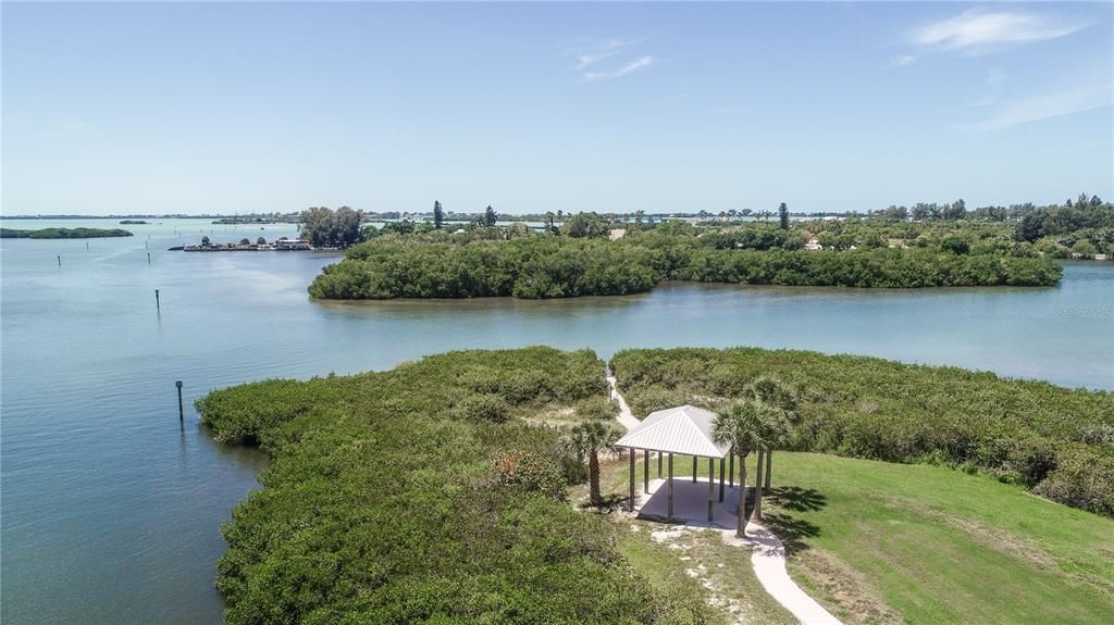 En Venta: $649,000 (3 camas, 2 baños, 1701 Pies cuadrados)