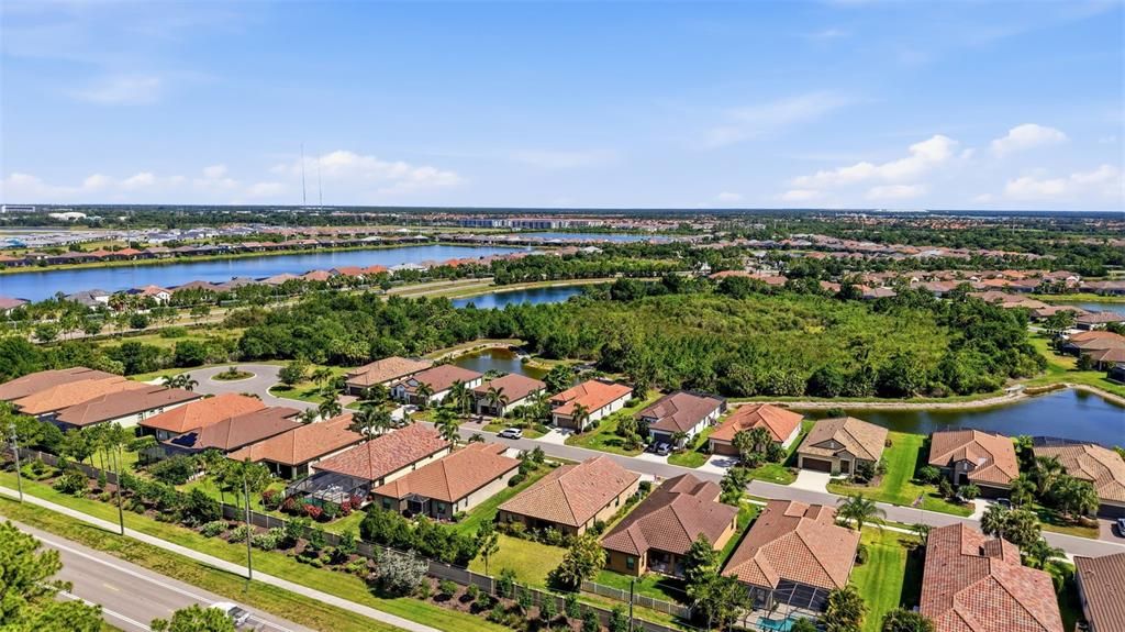 For Sale: $449,900 (3 beds, 3 baths, 2104 Square Feet)