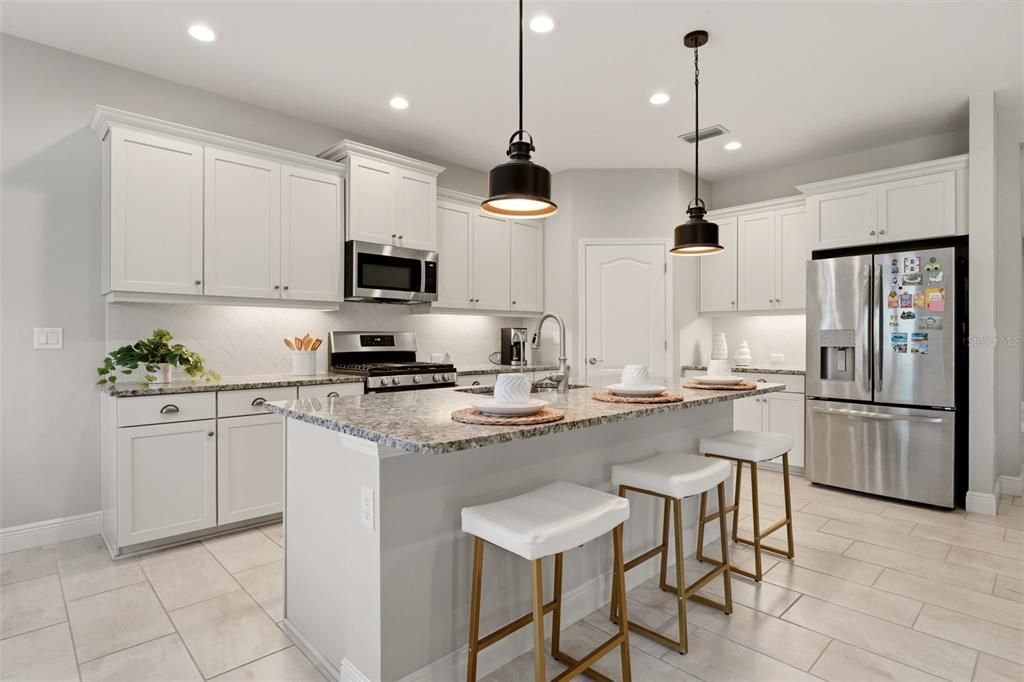 For Sale: $449,900 (3 beds, 3 baths, 2104 Square Feet)