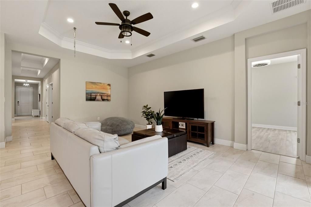 For Sale: $449,900 (3 beds, 3 baths, 2104 Square Feet)