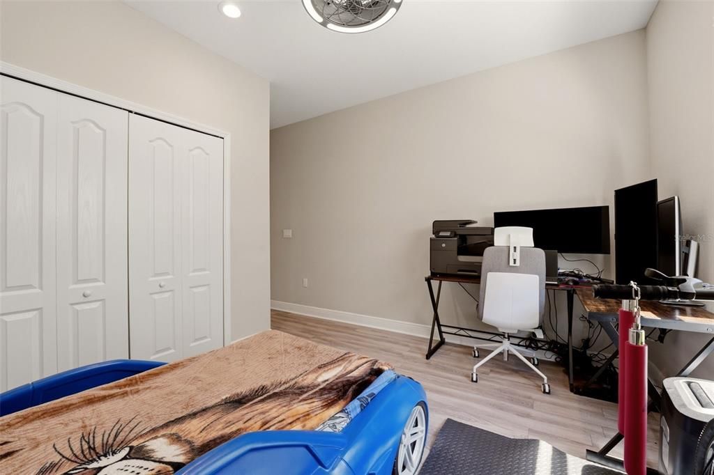 For Sale: $449,900 (3 beds, 3 baths, 2104 Square Feet)