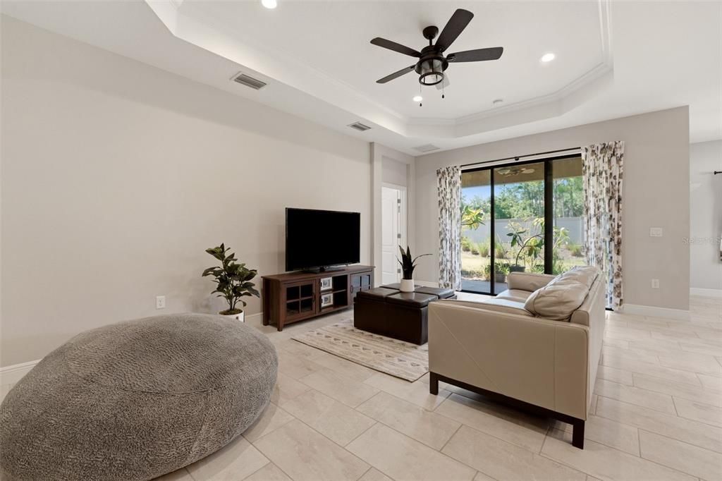 For Sale: $449,900 (3 beds, 3 baths, 2104 Square Feet)
