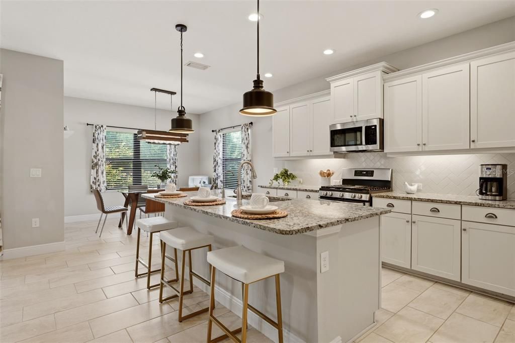 For Sale: $449,900 (3 beds, 3 baths, 2104 Square Feet)