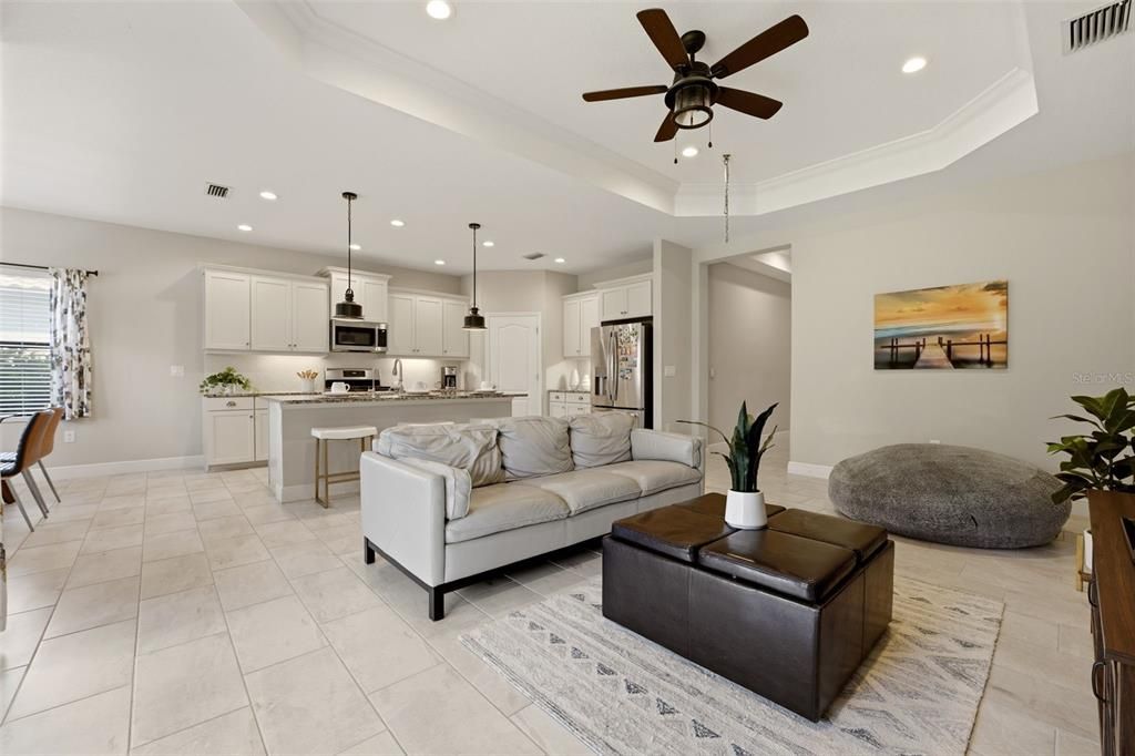 For Sale: $449,900 (3 beds, 3 baths, 2104 Square Feet)
