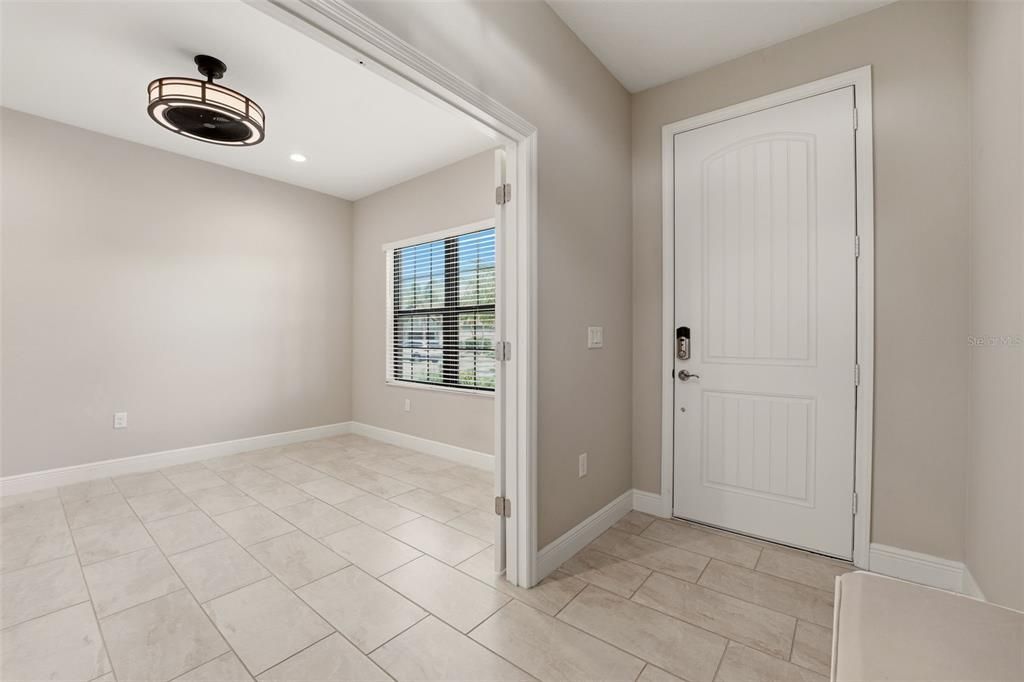 For Sale: $449,900 (3 beds, 3 baths, 2104 Square Feet)