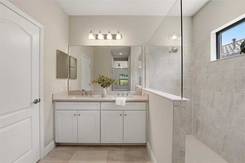 For Sale: $449,900 (3 beds, 3 baths, 2104 Square Feet)