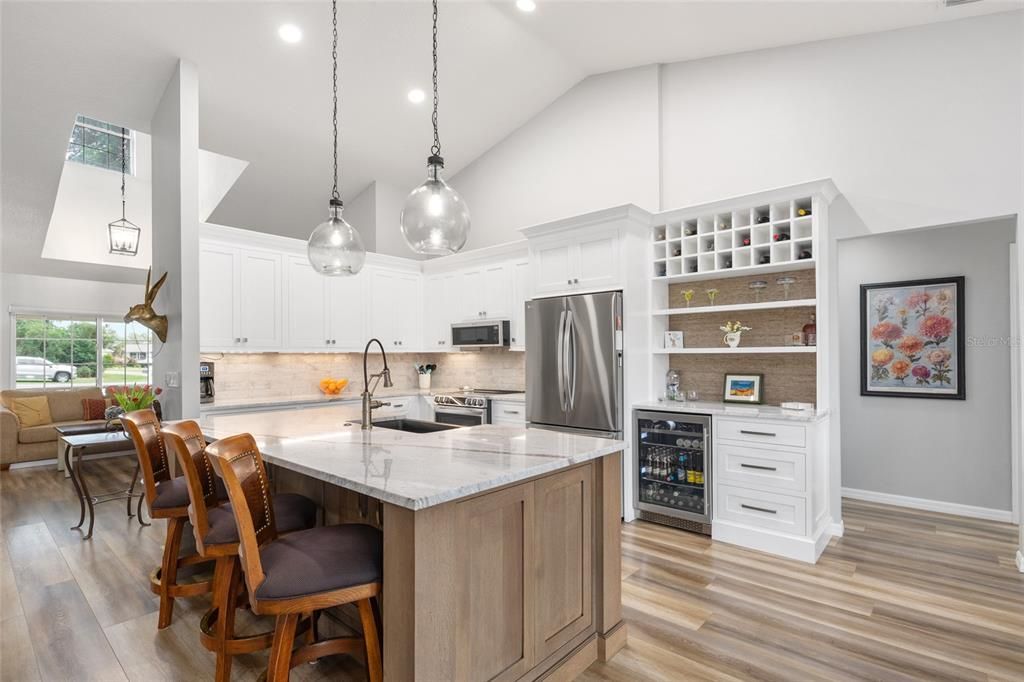 En Venta: $725,000 (3 camas, 2 baños, 2116 Pies cuadrados)