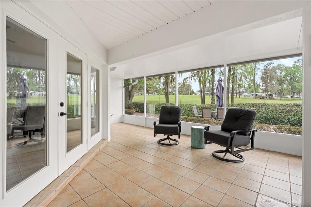 En Venta: $725,000 (3 camas, 2 baños, 2116 Pies cuadrados)