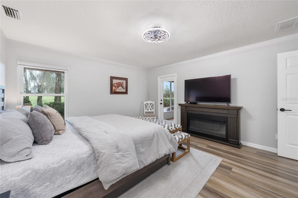 En Venta: $725,000 (3 camas, 2 baños, 2116 Pies cuadrados)