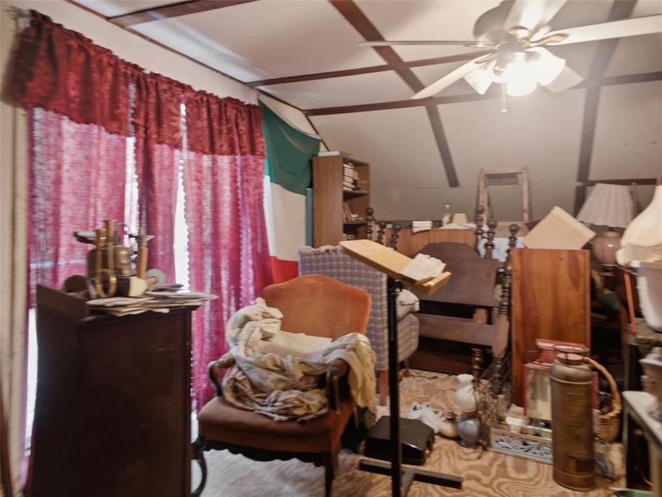 For Sale: $225,000 (3 beds, 1 baths, 1560 Square Feet)