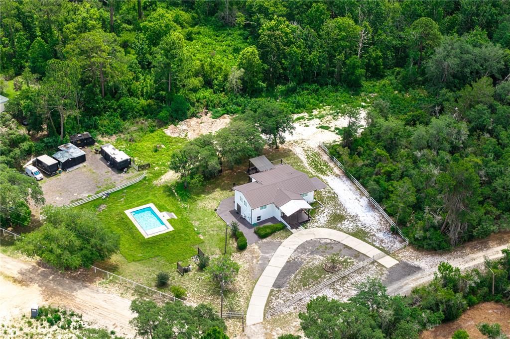 For Sale: $750,000 (5 beds, 3 baths, 1152 Square Feet)
