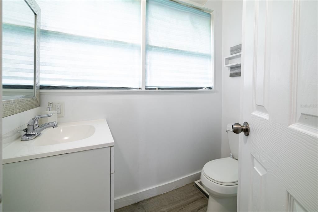 For Sale: $750,000 (5 beds, 3 baths, 1152 Square Feet)