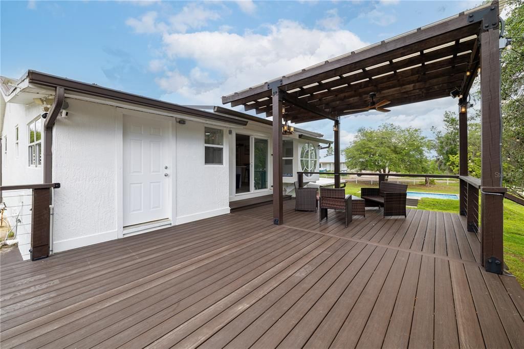 For Sale: $750,000 (5 beds, 3 baths, 1152 Square Feet)