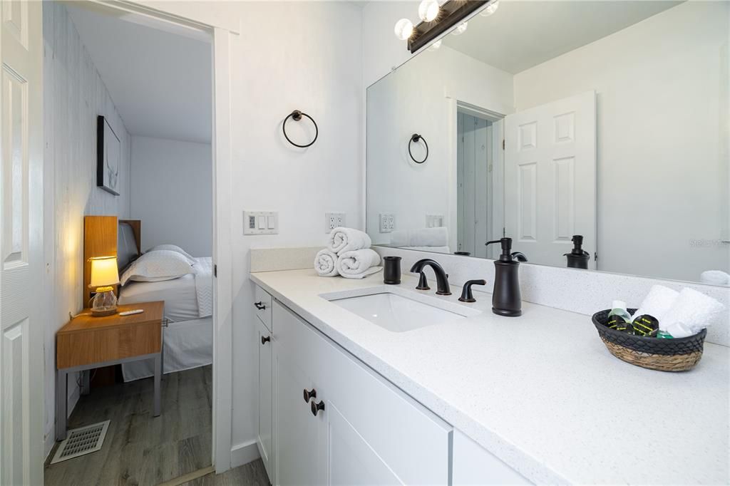 For Sale: $750,000 (5 beds, 3 baths, 1152 Square Feet)