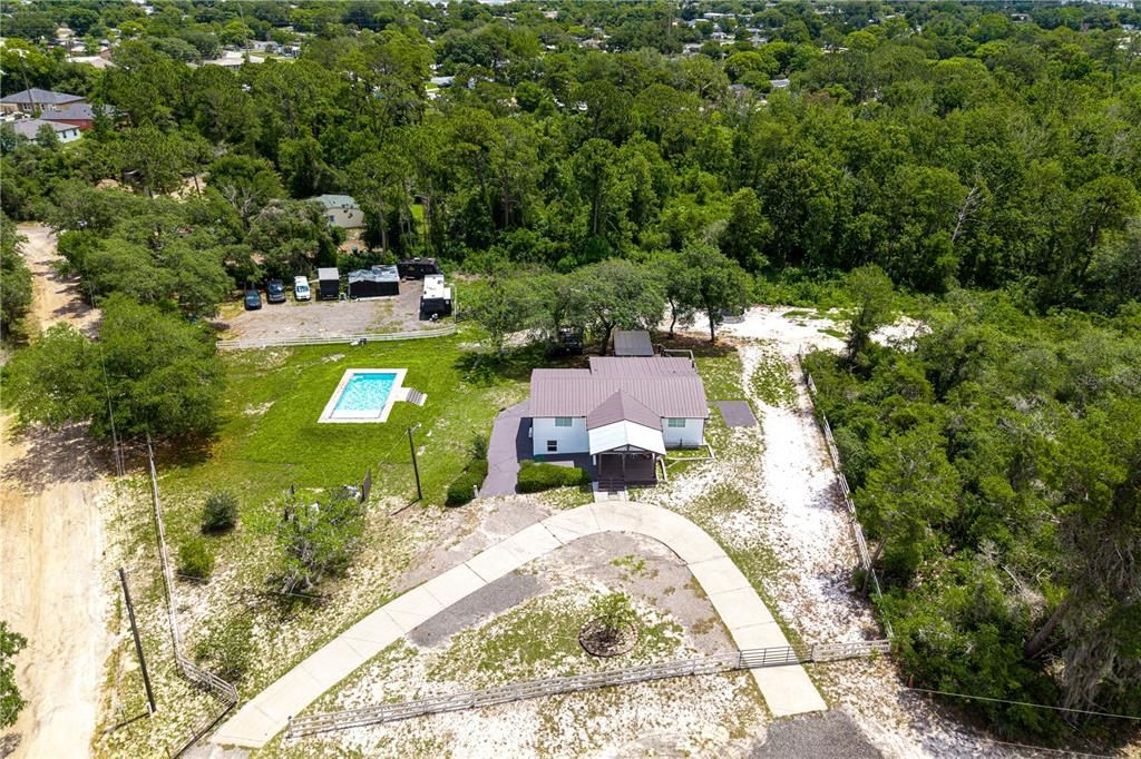 For Sale: $750,000 (5 beds, 3 baths, 1152 Square Feet)