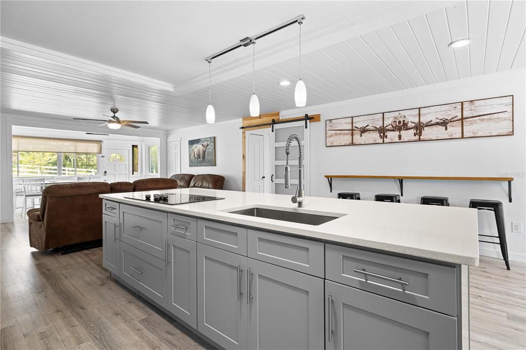 For Sale: $750,000 (5 beds, 3 baths, 1152 Square Feet)