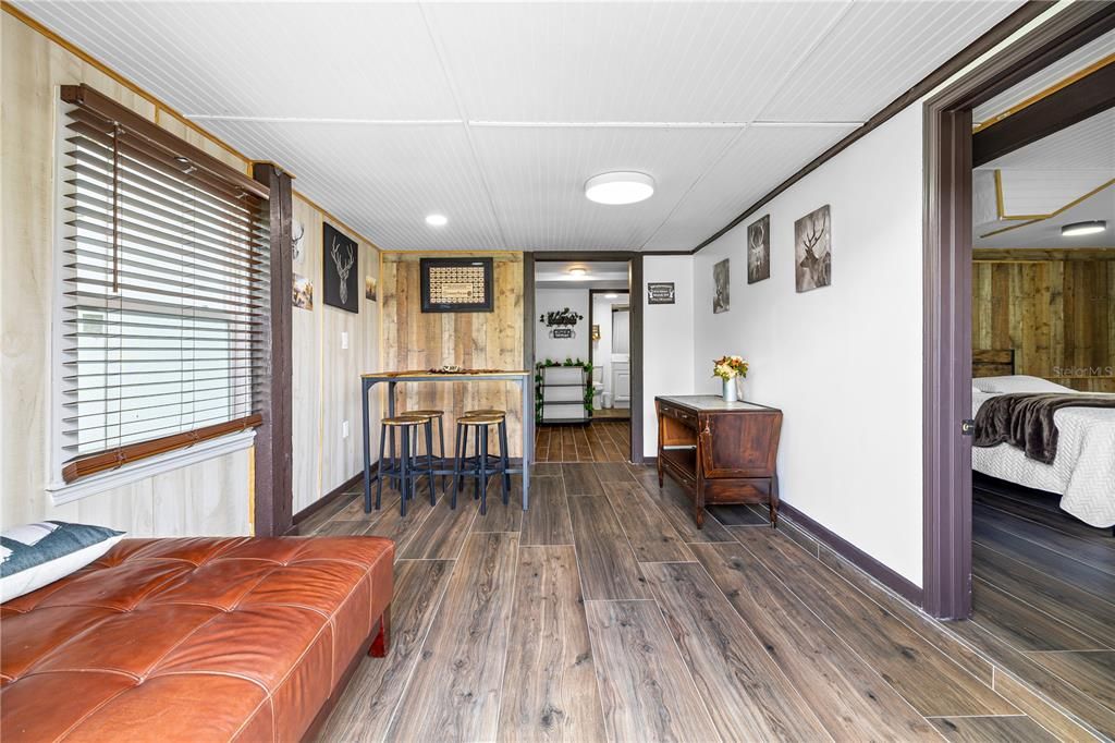 For Sale: $750,000 (5 beds, 3 baths, 1152 Square Feet)