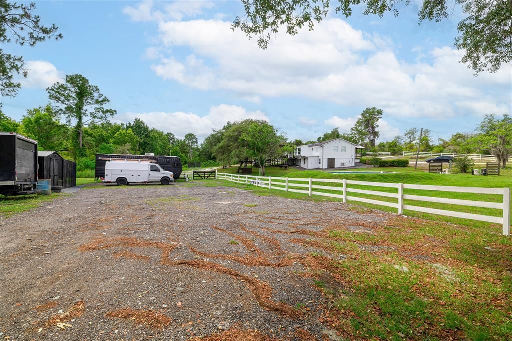 For Sale: $750,000 (5 beds, 3 baths, 1152 Square Feet)
