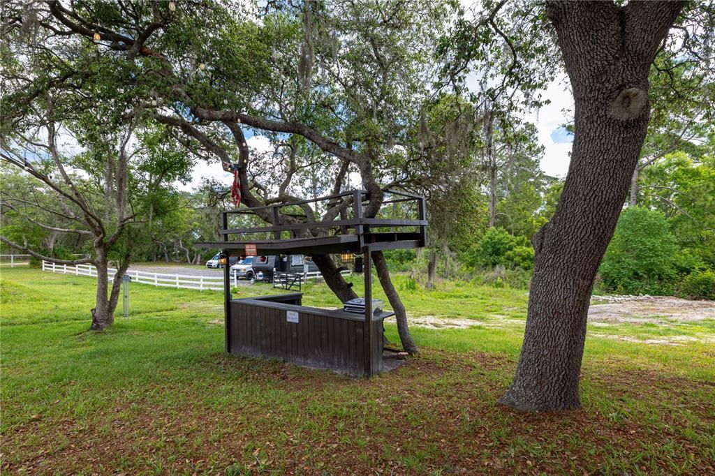 For Sale: $750,000 (5 beds, 3 baths, 1152 Square Feet)
