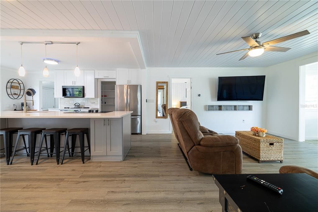 For Sale: $750,000 (5 beds, 3 baths, 1152 Square Feet)