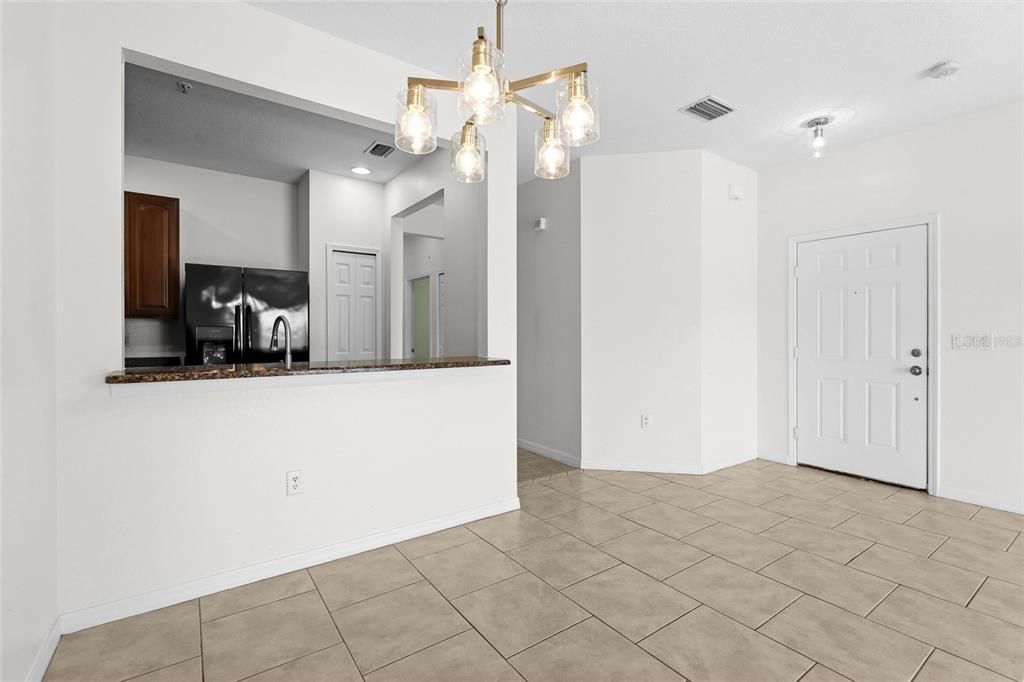 For Sale: $275,000 (3 beds, 2 baths, 1210 Square Feet)