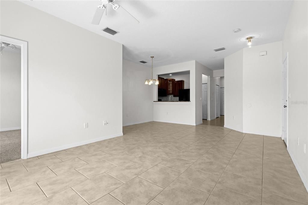 For Sale: $275,000 (3 beds, 2 baths, 1210 Square Feet)