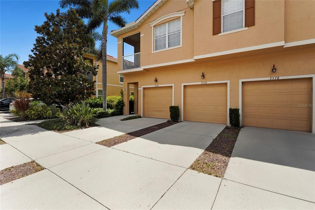 For Sale: $275,000 (3 beds, 2 baths, 1210 Square Feet)