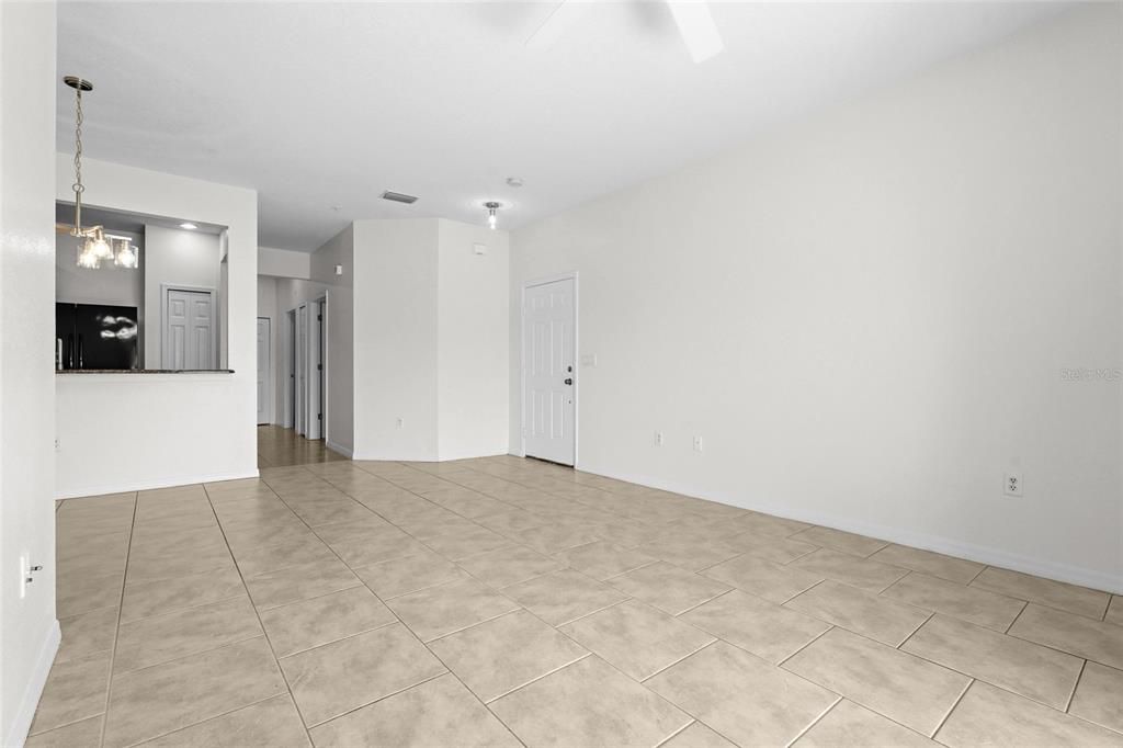 For Sale: $275,000 (3 beds, 2 baths, 1210 Square Feet)