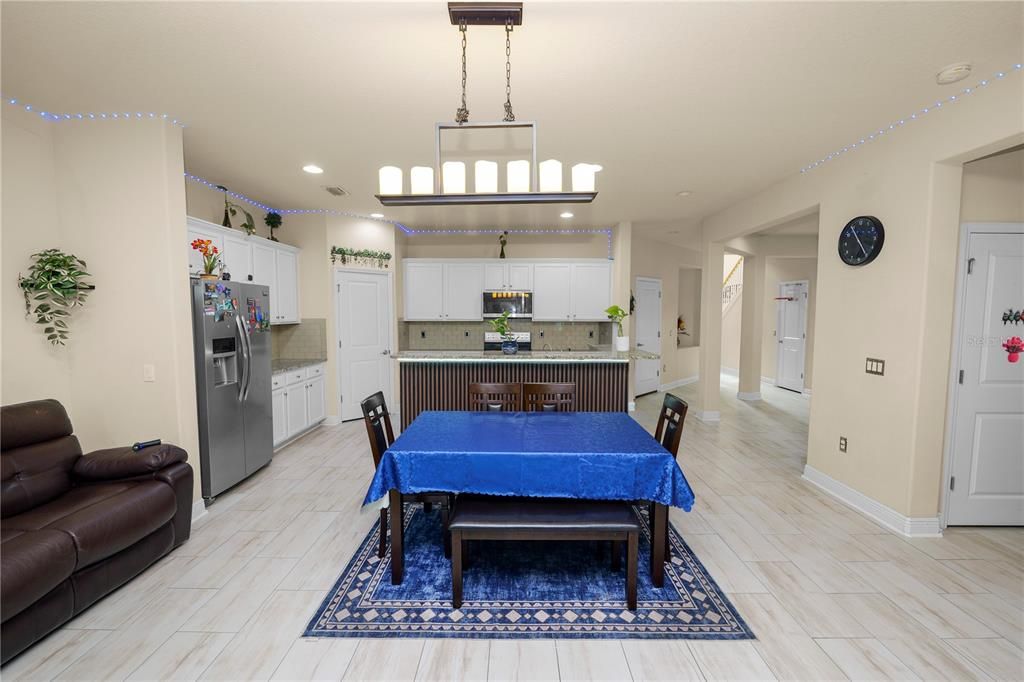 For Sale: $555,000 (3 beds, 3 baths, 2334 Square Feet)
