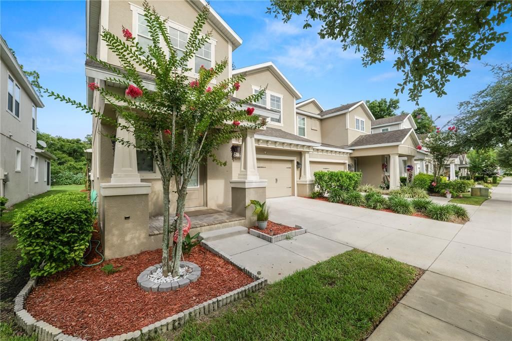 For Sale: $555,000 (3 beds, 3 baths, 2334 Square Feet)