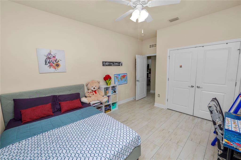 For Sale: $555,000 (3 beds, 3 baths, 2334 Square Feet)