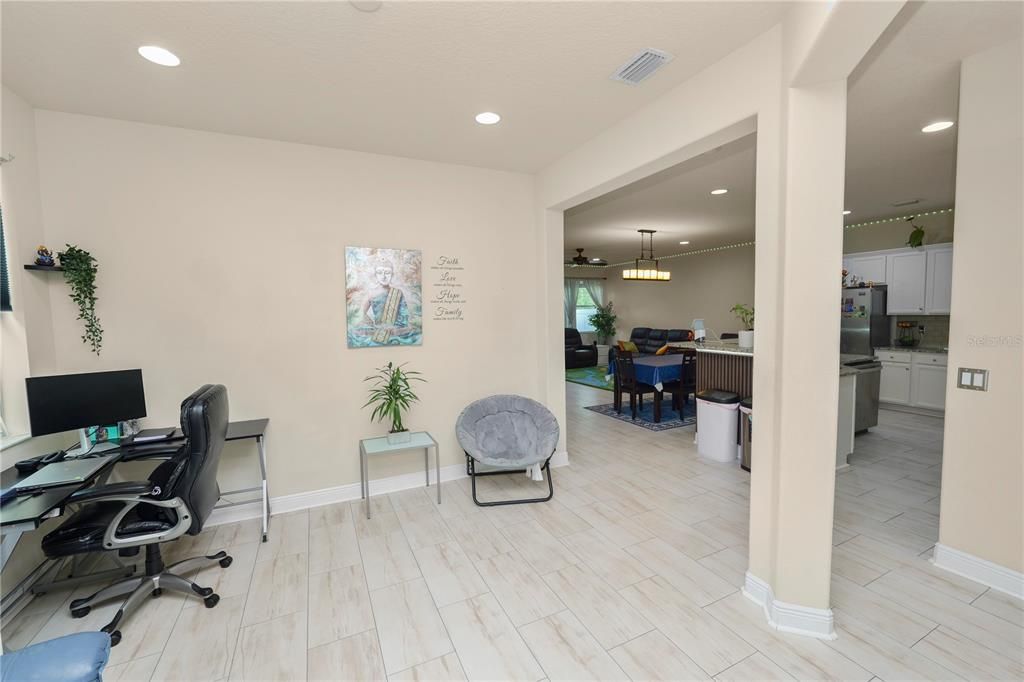 For Sale: $555,000 (3 beds, 3 baths, 2334 Square Feet)