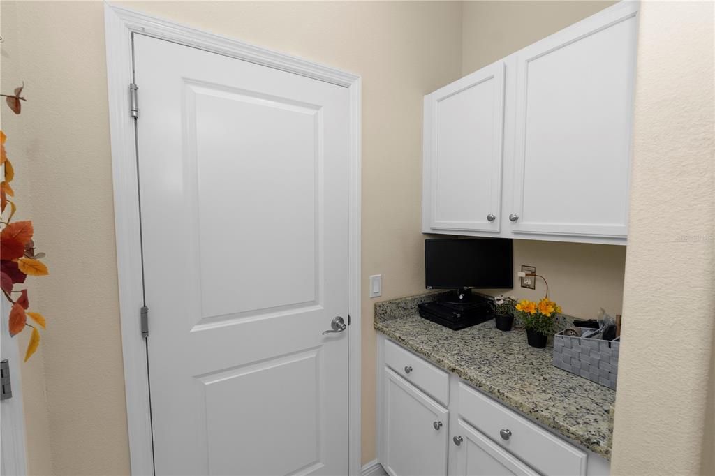 For Sale: $555,000 (3 beds, 3 baths, 2334 Square Feet)